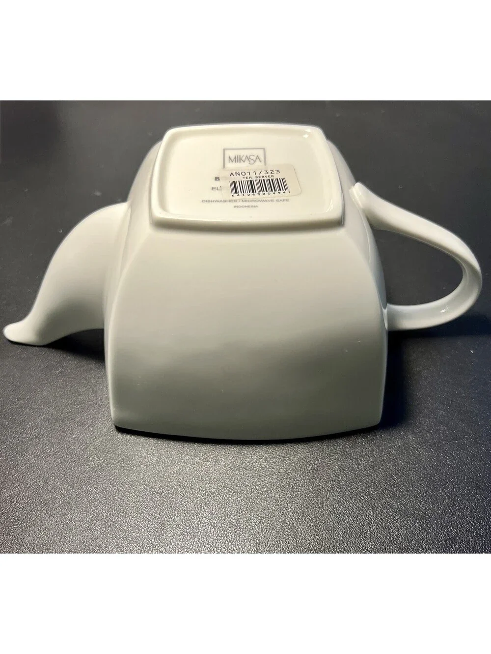 NIB Mikasa 2005 Tea Server Teapot Elegance White Bone China ANO11, 10x6x6.5